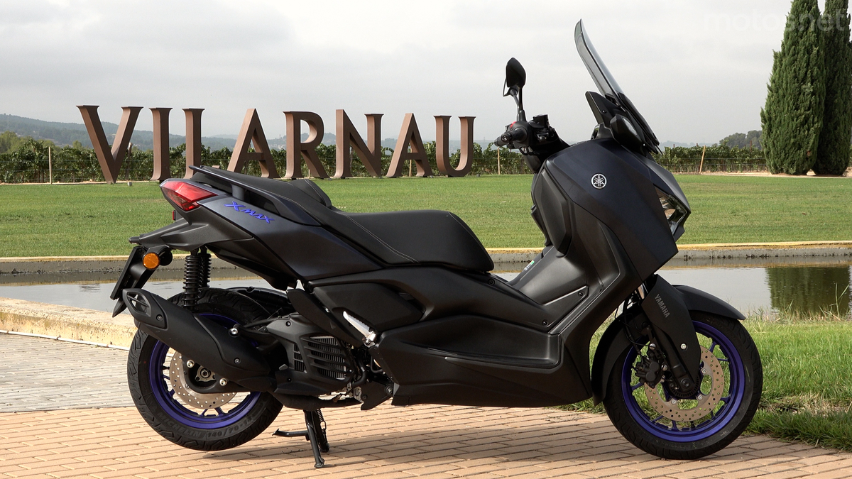 Prueba nuevo Yamaha XMAX 125 2023 | Noticias motos.net